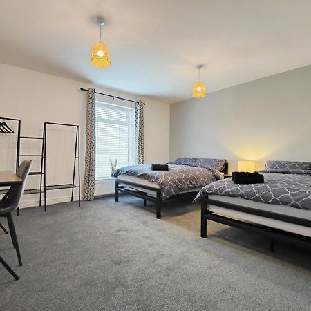 Stott House - Bright Spacious Townhouse 15 Minutes To Central Manchester With Free Parking Vila Exterior foto