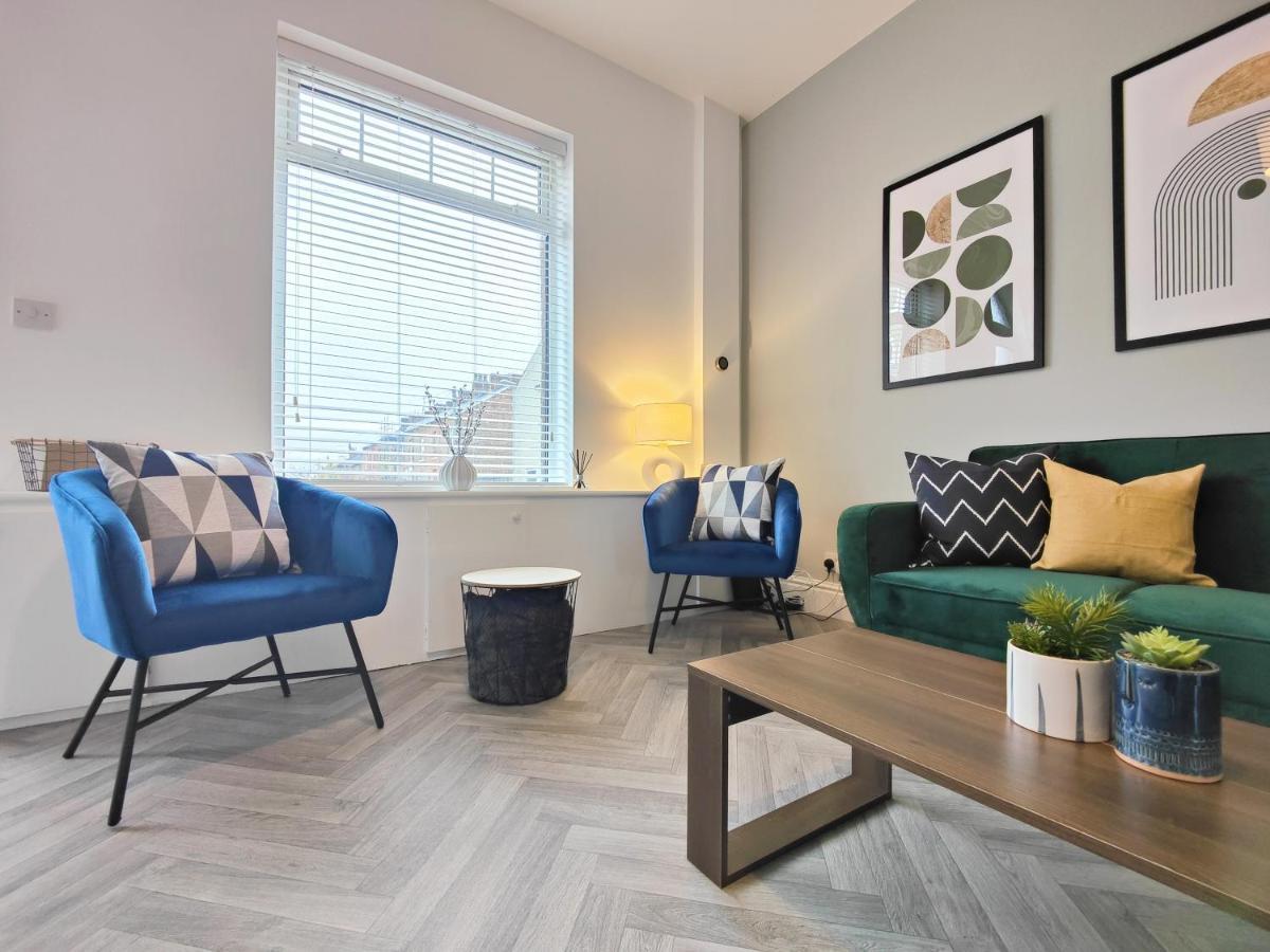 Stott House - Bright Spacious Townhouse 15 Minutes To Central Manchester With Free Parking Vila Exterior foto
