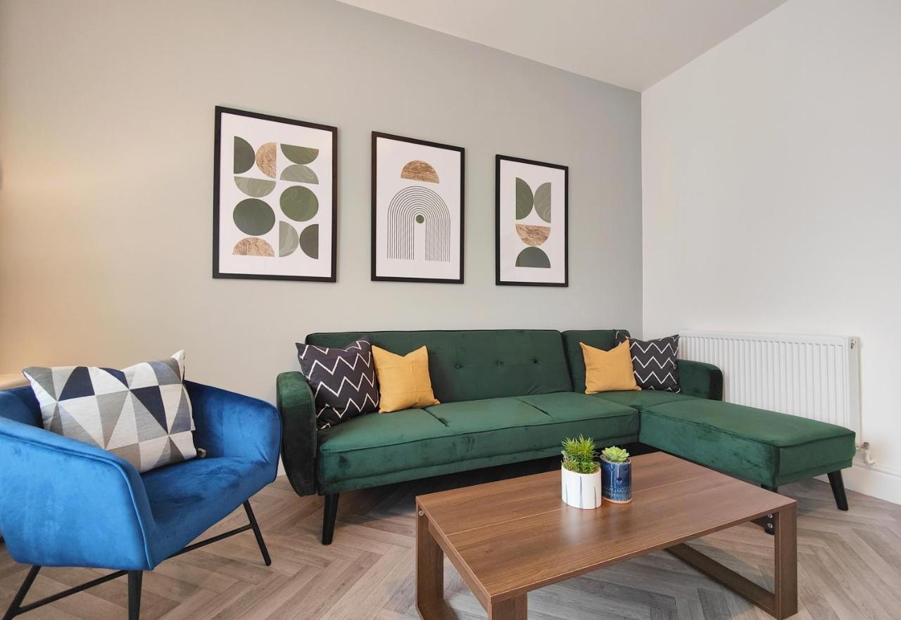 Stott House - Bright Spacious Townhouse 15 Minutes To Central Manchester With Free Parking Vila Exterior foto