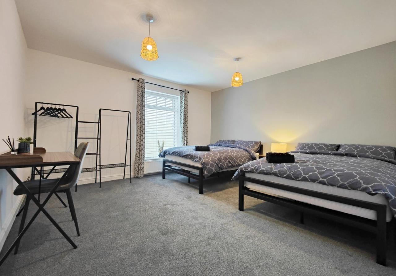 Stott House - Bright Spacious Townhouse 15 Minutes To Central Manchester With Free Parking Vila Exterior foto